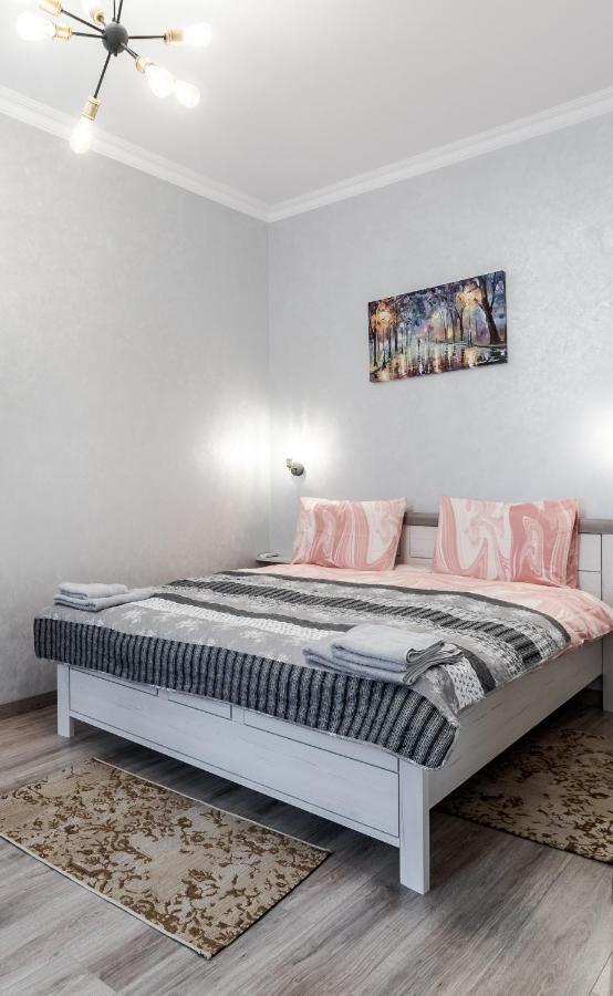 Golden Rose ! Apartments Lwów Zewnętrze zdjęcie