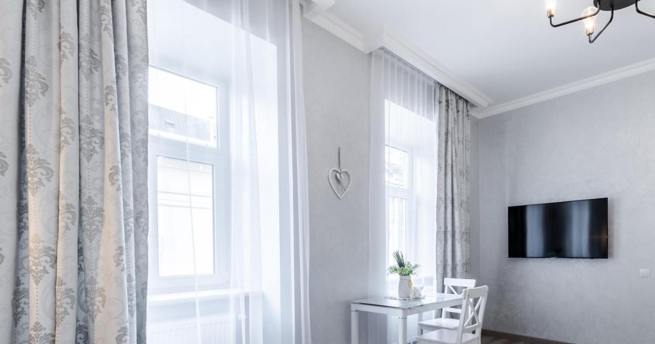 Golden Rose ! Apartments Lwów Zewnętrze zdjęcie