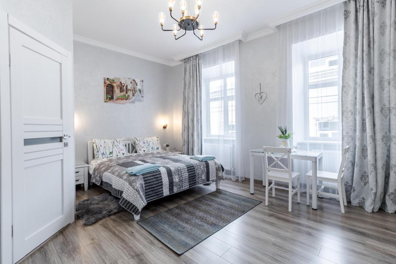 Golden Rose ! Apartments Lwów Zewnętrze zdjęcie