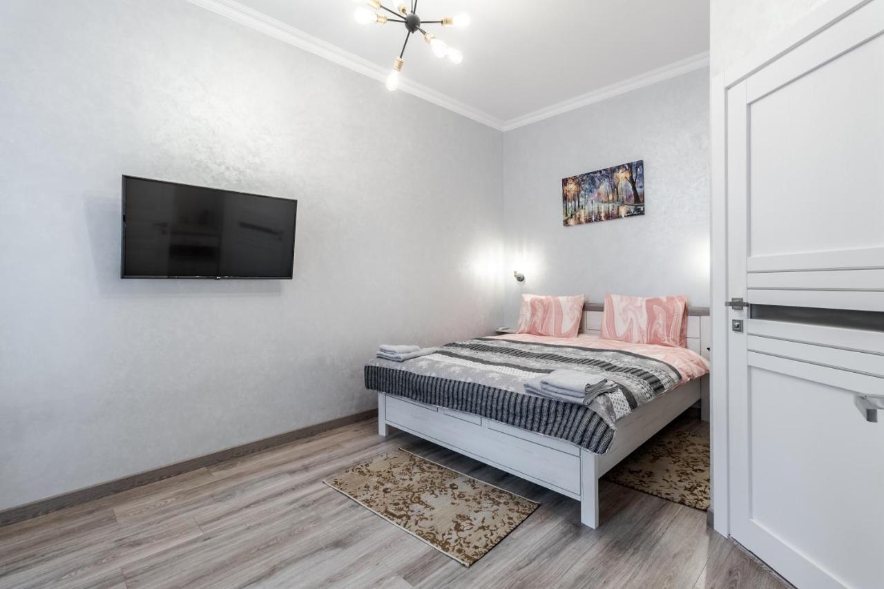 Golden Rose ! Apartments Lwów Zewnętrze zdjęcie