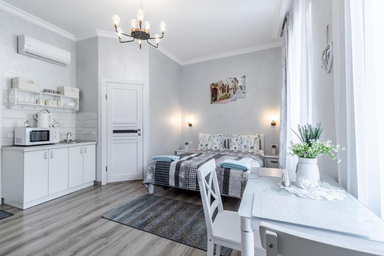 Golden Rose ! Apartments Lwów Zewnętrze zdjęcie