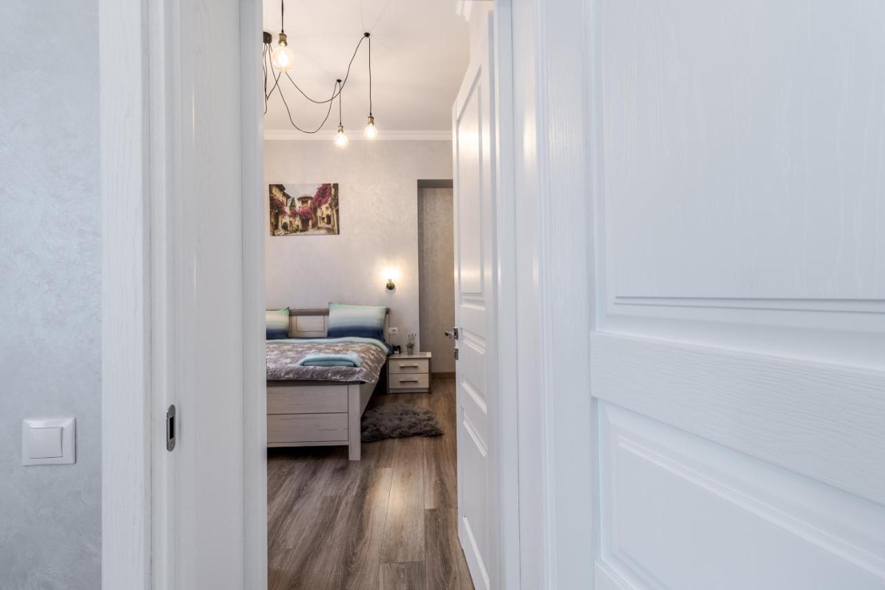 Golden Rose ! Apartments Lwów Zewnętrze zdjęcie