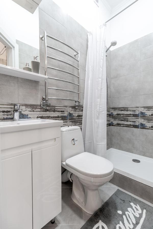 Golden Rose ! Apartments Lwów Zewnętrze zdjęcie